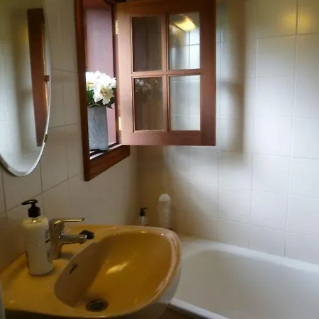 Sleeps 4 Pool Air Con Wifi