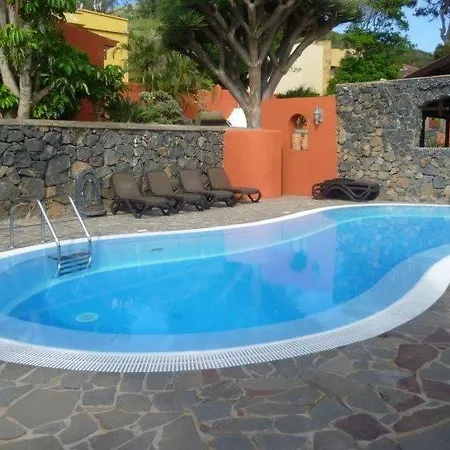 Casa de Férias Sleeps 4 Pool Air Con Wifi
